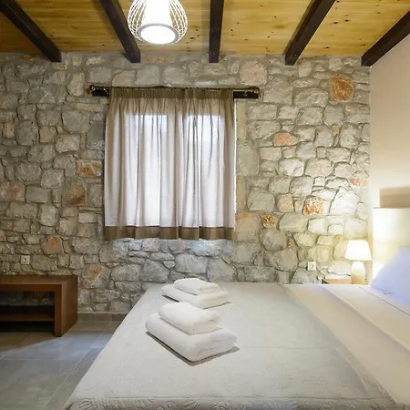 Aparthotel Glafki Luxury *