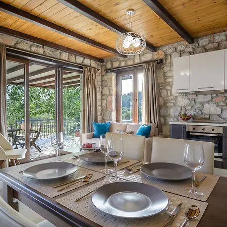 Glafki Luxury Toroni